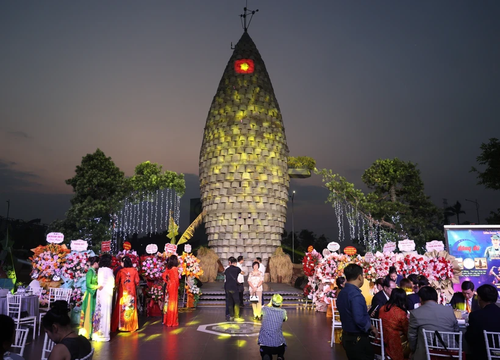 Bac Ninh: La tour Thân Nông reconnue comme un record du monde - ảnh 1