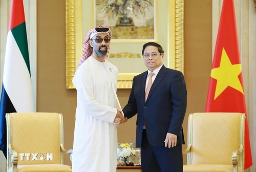 Le Premier ministre vietnamien renforce les liens économiques avec les Emirats - ảnh 1