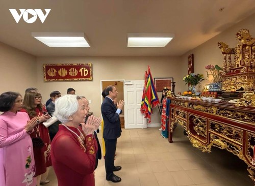 Le Vietnam à l’unisson pour honorer les rois Hùng - ảnh 1