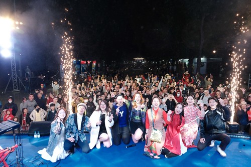 Sophie de Quay et Simon Jaccard: La musique, le lien magique entre les cœurs et les cultures - ảnh 2