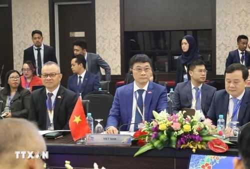 À Kuala Lumpur, le Vietnam réaffirme son attachement à l’unité de l’ASEAN et au respect du droit international - ảnh 1