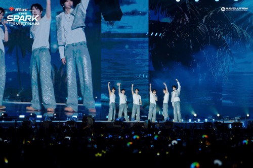 K-Star Spark Mega Concert: quand la K-pop embrase My Dinh sous la pluie     - ảnh 3