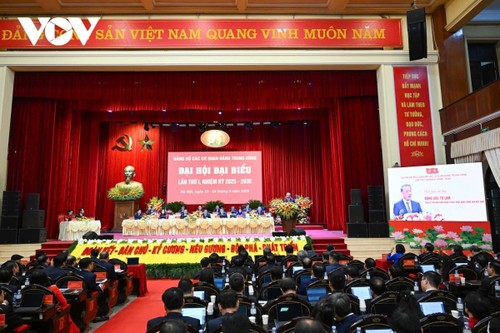 Tô Lâm fixe quatre grandes orientations pour l’organisation du Parti au sein des organes relevant du Comité central - ảnh 1