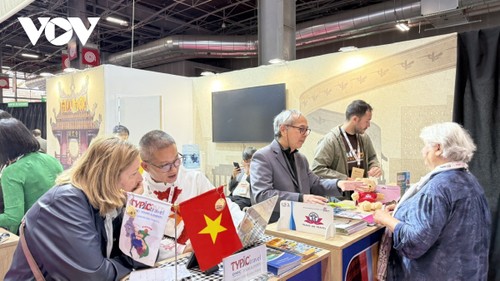 Le Vietnam assiste au Salon International du Tourisme IFTM Top Resa en France - ảnh 1