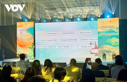 Le Zhejiang fait la promotion de sa culture et de son tourisme à Hanoï - ảnh 1