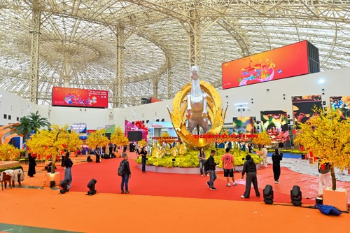 À Hanoï, la première Foire du Printemps 2026 ouvre ses portes - ảnh 1