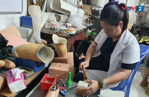 Lê Thành Dô, un médecin qui redonne des rêves aux personnes handicapées - ảnh 4