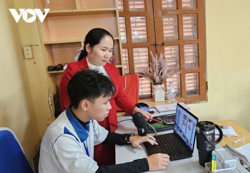 Nguyên Thu Quyên, une enseignante pionnière dans l’intégration de la réalité virtuelle dans l’enseignement - ảnh 2
