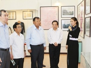 รองประธานประเทศลาวพร้อมคณะผู้แทนลาวเยือนจังหวัด Tuyên Quang - ảnh 1