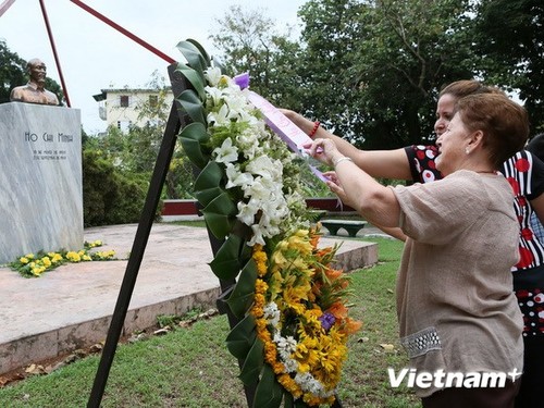 กิจกรรมรำลึกครบรอบ 124 ปีวันคล้ายวันเกิดของประธานโฮจิมินห์ในประเทศคิวบาและเม็กซิโก - ảnh 1