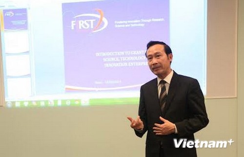 แนะนำโครงการ FIRST กับปัญญาชนเวียดนามในอังกฤษ - ảnh 1