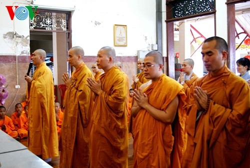 พิธีสวดอุทิศส่วนกุศลให้ทหารพลีชีพเพื่อชาติในประเทศไทยและรัสเซีย - ảnh 1