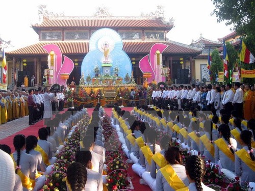 ประธานแนวร่วมปิตุภูมิเวียดนามส่งจดหมายอวยพรชมรมชาวพุทธเนื่องในโอกาสวันวิสาขบูชา - ảnh 1