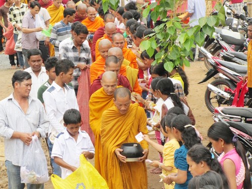 ประชาสัมพันธ์แนวทางนโยบายของพรรคและรัฐต่อชาวเขมรในจังหวัดซอกจัง - ảnh 1