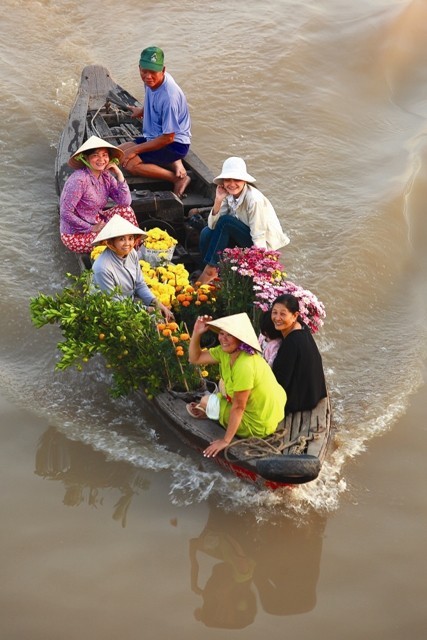 เยือนหมู่บ้านดอกไม้เขตด่งท๊าปเหมื่อยช่วงใกล้ตรุษเต๊ตประเพณี - ảnh 2