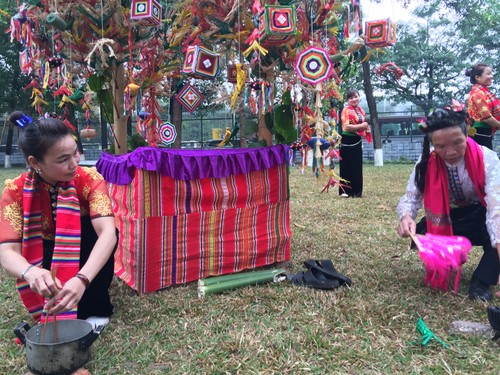 สัมผัสบรรยากาศวัฒนธรรมเขตตะวันตกเฉียงเหนือ ณ พิพิธภัณฑ์ชาติพันธุ์เวียดนาม - ảnh 8