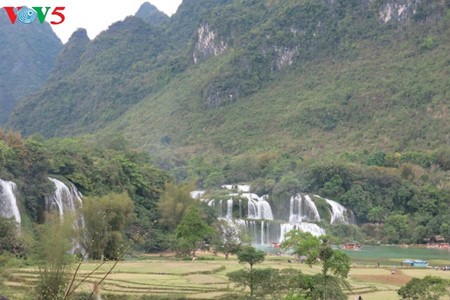 น้ำตกบ๋านโยก น้ำตกธรรมชาติที่ใหญ่ที่สุดในเอเชียตะวันออกเฉียงใต้ - ảnh 1