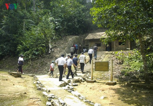 Der Mai in der Gedenkstätte des Sieges in Dien Bien Phu - ảnh 1