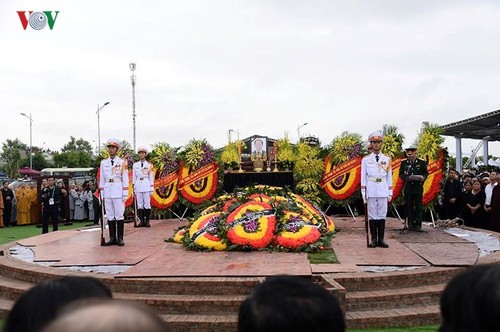 รัฐพิธีศพประธานประเทศเจิ่นด่ายกวาง - ảnh 29