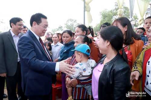 รองนายกรัฐมนตรีเวืองดิ่งเหวะเข้าร่วมงานวันมหาสามัคคีชนในชาติในจังหวัดเหงะอาน - ảnh 1