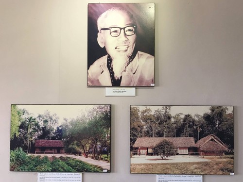 อนุสรณ์สถานประธานโฮจิมินห์ในแขวงคำม่วน ประเทศลาว สายสัมพันธ์ความสามัคคีลาว – เวียดนาม - ảnh 2