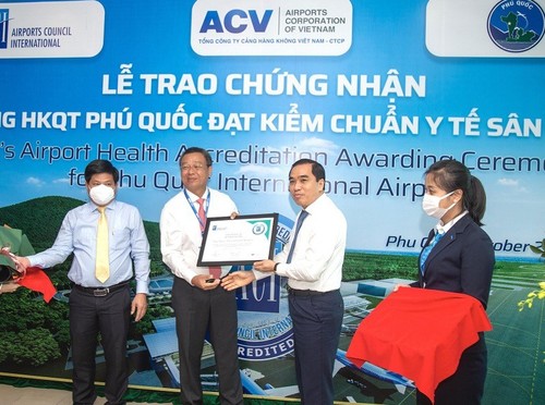 ท่าอากาศยานนานาชาติฟู้ก๊วกรับใบรับรอง Airport Health Accreditation - ảnh 1