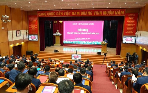 ตำรวจทะเลเวียดนามปฏิบัติหน้าที่รับมือภัยธรรมชาติและการช่วยผู้ประสบภัยเป็นอย่างดี - ảnh 1