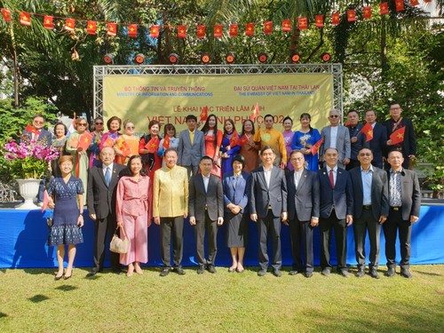 เปิดงานนิทรรศการ Happy Vietnam ณ ประเทศไทย - ảnh 1