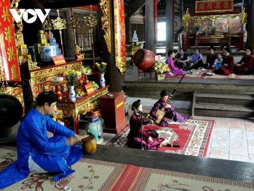 การร้องเพลงทำนองกาจู่ยามวสันต์ฤดู - ảnh 2