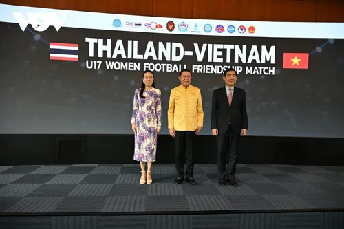 ฟุตบอลช่วยกระชับความสัมพันธ์ระดับประชาชนเวียดนาม - ไทย - ảnh 2
