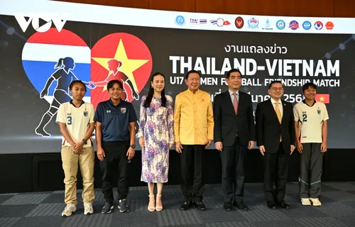ฟุตบอลช่วยกระชับความสัมพันธ์ระดับประชาชนเวียดนาม - ไทย - ảnh 4