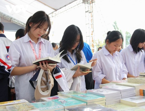 ส่งเสริมวัฒนธรรมการอ่านในชุมชน - ảnh 2