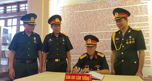 อนุสรณ์สถานประธานโฮจิมินห์ที่เมืองเหงียะโหละ— อยู่ในใจชาวตะวันตกเฉียงเหนือตลอดกาล - ảnh 3