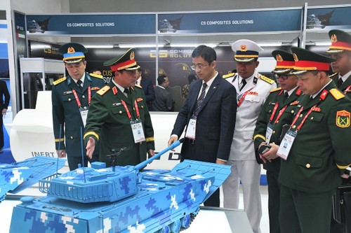 เวียดนามเข้าร่วมงานนิทรรศการและฟอรั่มกลาโหมอินโดนีเซียครั้งที่ 10 - ảnh 2