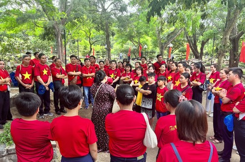 ช่วงเดือนกรกฎาคมที่สุสานห่างเยืองในเกาะโกนด๋าว - ảnh 2