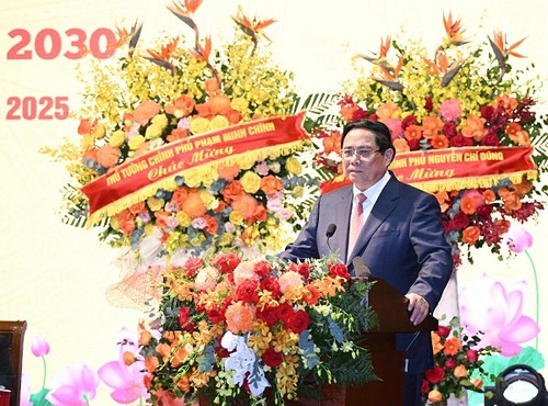 นายกรัฐมนตรีกำชับให้กระทรวงวิทยาศาสตร์และเทคโนโลยีผลักดันการปรับเปลี่ยนสู่ยุคดิจิทัลอย่างรอบด้าน - ảnh 1