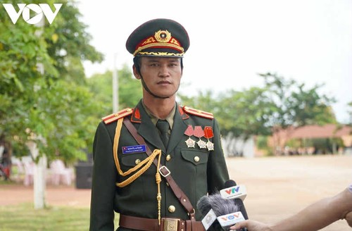 กองทัพประชาชนลาวพร้อมเข้าร่วมพิธีรำลึกครบรอบ 80 ปีวันชาติเวียดนาม - ảnh 2