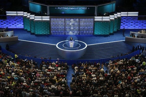 US Democratic National Convention postponed as coronavirus spreads - ảnh 1