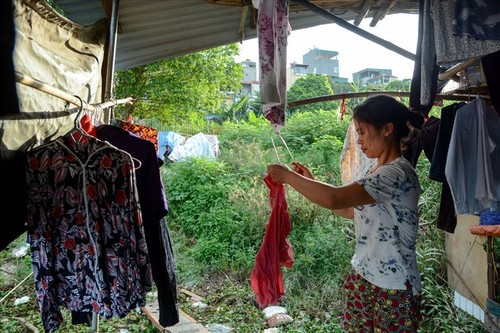 Life on Hanoi's floating guesthouse - ảnh 4