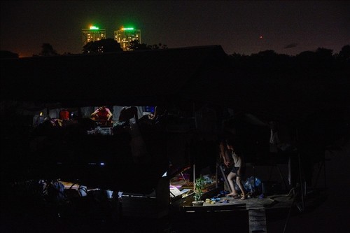 Life on Hanoi's floating guesthouse - ảnh 5