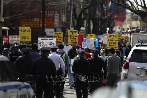 American public praises steps to fight violence against Asian-American - ảnh 1