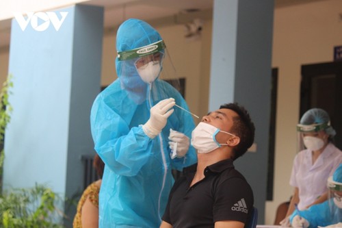 COVID-19: 4,642 new cases recorded in 12 hours - ảnh 1