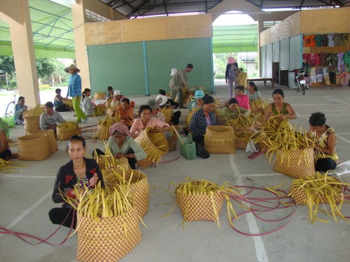 Mô hình trường dạy nghề gắn với giải quyết việc làm cho thanh niên dân tộc thiểu số - ảnh 1