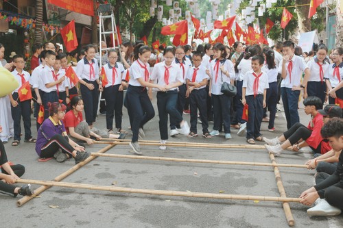 “Ký ức Hà Nội - 65 năm”  tái hiện lại không khí ngày Giải phóng Thủ đô - ảnh 7