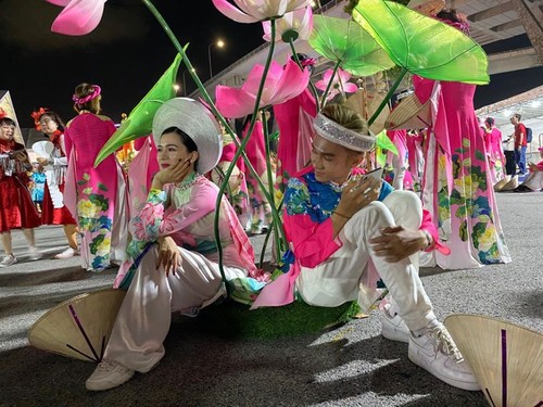 Đoàn Nghệ thuật Việt Nam thể hiện những tiết mục đặc biệt ấn tượng tại Chingay Parade 2020 - ảnh 14