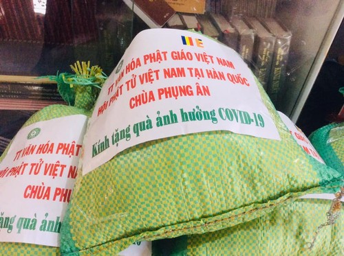 Hội Phật tử Việt Nam tại Hàn quốc tặng quà hỗ trợ người nghèo - ảnh 11