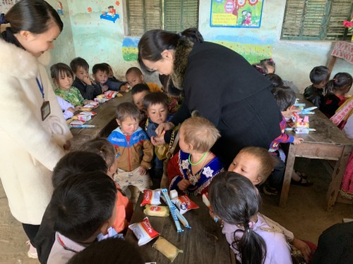 Chương trình “Mùa xuân của em” lần thứ 4: Chắp cánh ước mơ cho học sinh nghèo vùng cao  - ảnh 4