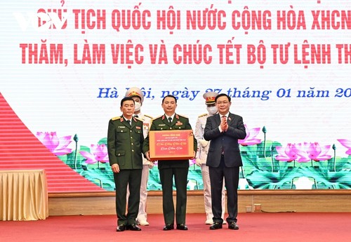 Chủ tịch Quốc hội Vương Đình Huệ: Bộ Tư lệnh Thủ đô tiếp tục là lực lượng xung kích trên tuyến đầu phòng, chống dịch - ảnh 1