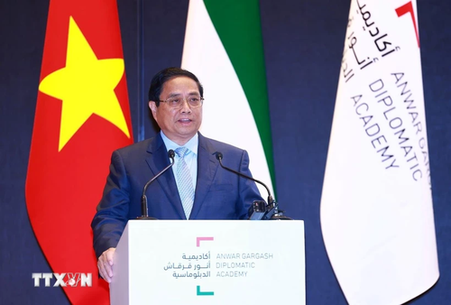 Thủ tướng Phạm Minh Chính phát biểu tại Học viện Anwar Gargash của UAE - ảnh 1