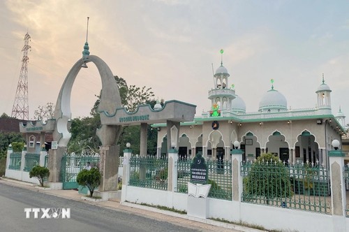 Gặp mặt, chúc mừng đại diện cộng đồng Hồi giáo nhân tháng lễ Ramadan 2025 - ảnh 1